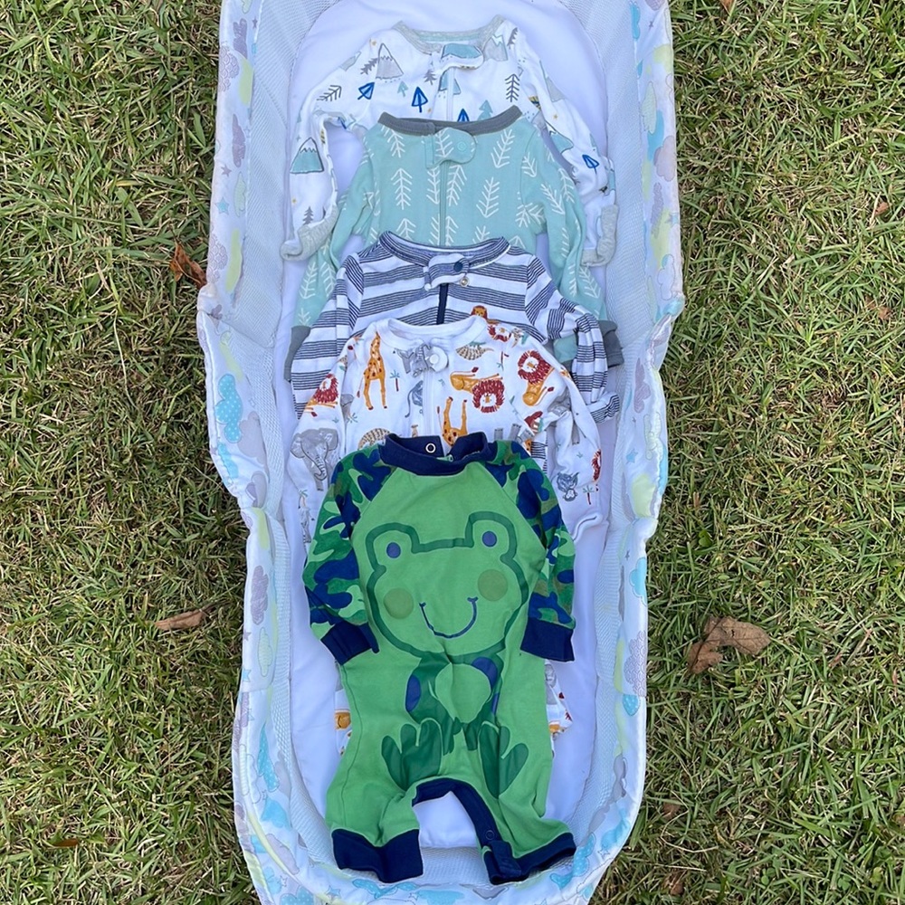Newborn baby onesies